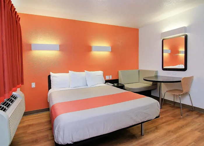 Motel 6 Old Town Scottsdale Fashion Square