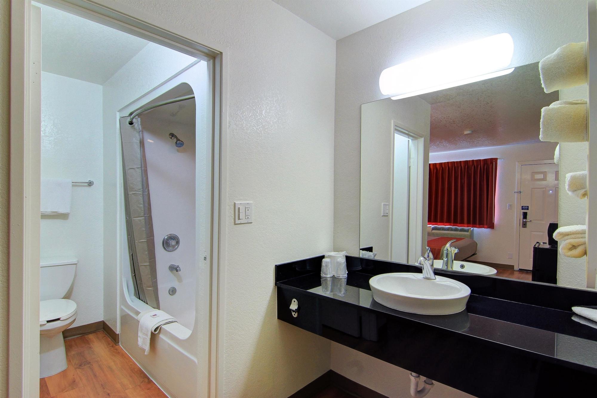 6 Old Town Fashion Square Hotel Scottsdale