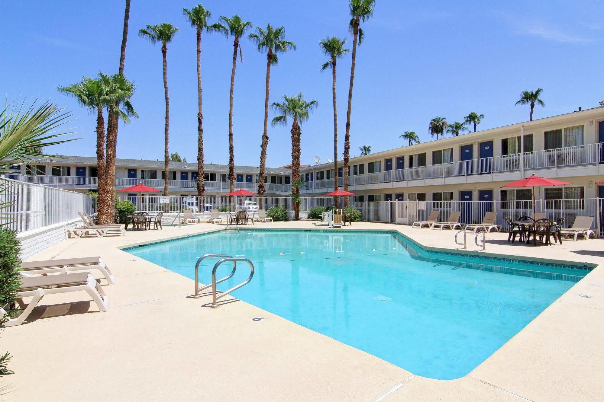 6 Old Town Fashion Square 2* Scottsdale