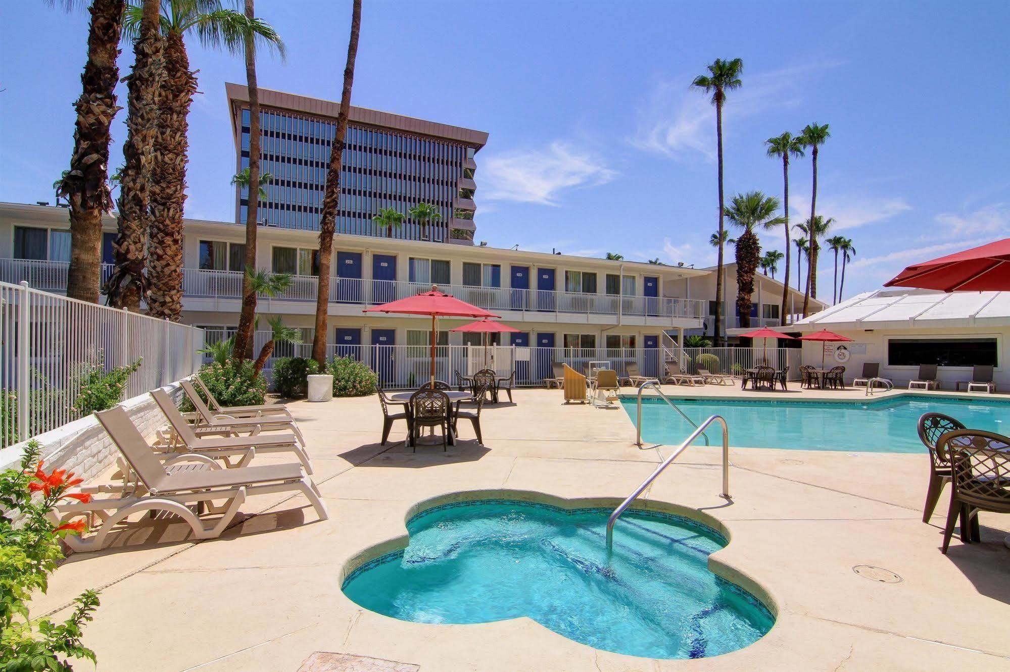 6 Old Town Fashion Square 2* Scottsdale